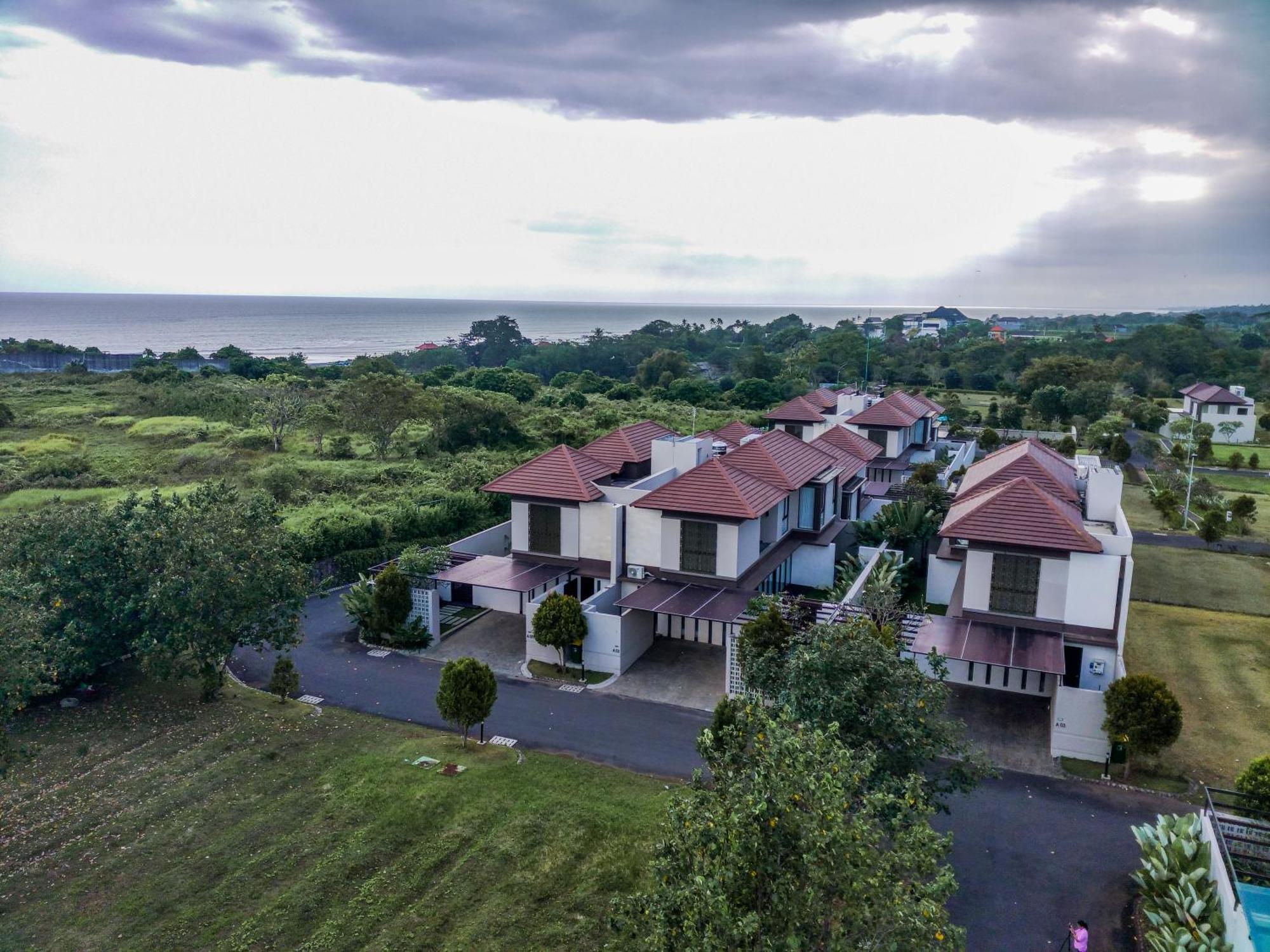 Nivata B2 Ciputra Beach Resort Near Tanah Lot Selemadeg Eksteriør billede